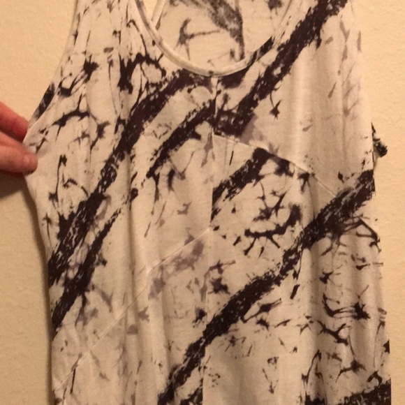 Tie-die Tank Top - Picture 3 of 5